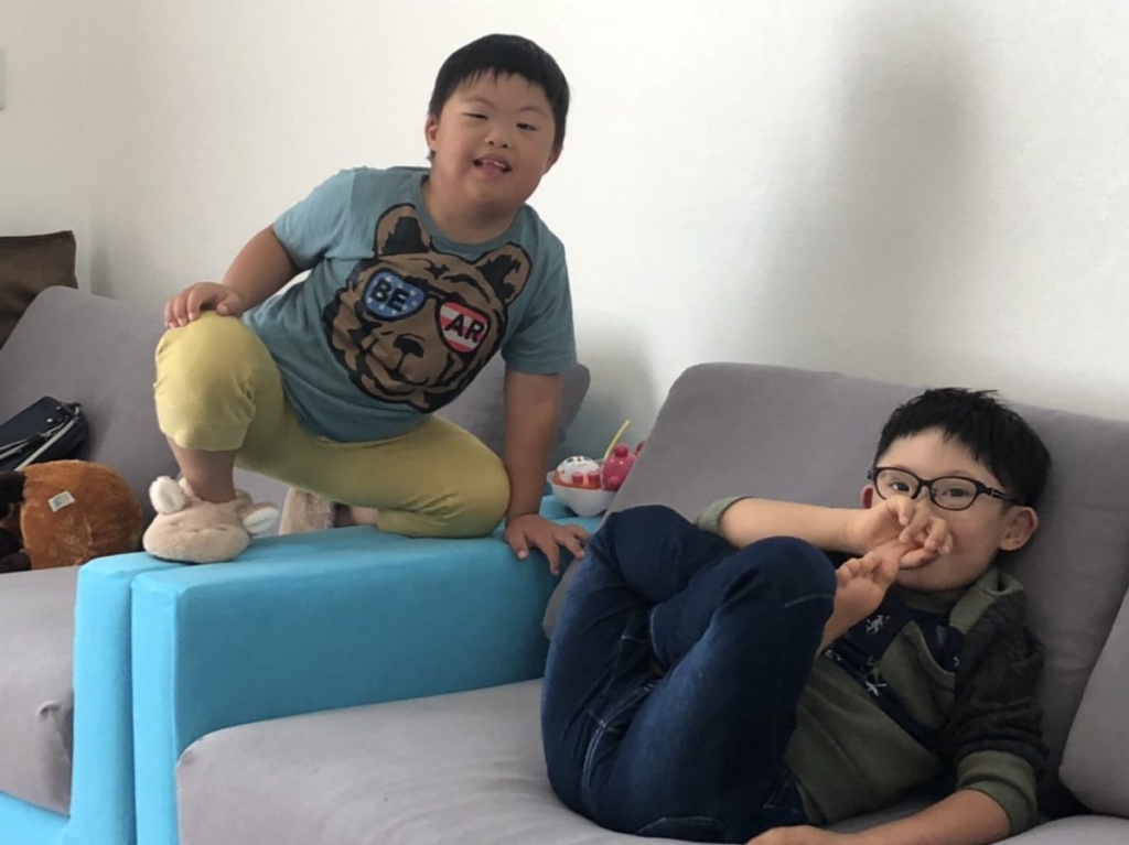 B2F7428F-5D7E-42D9-8F55-8B82864C1790